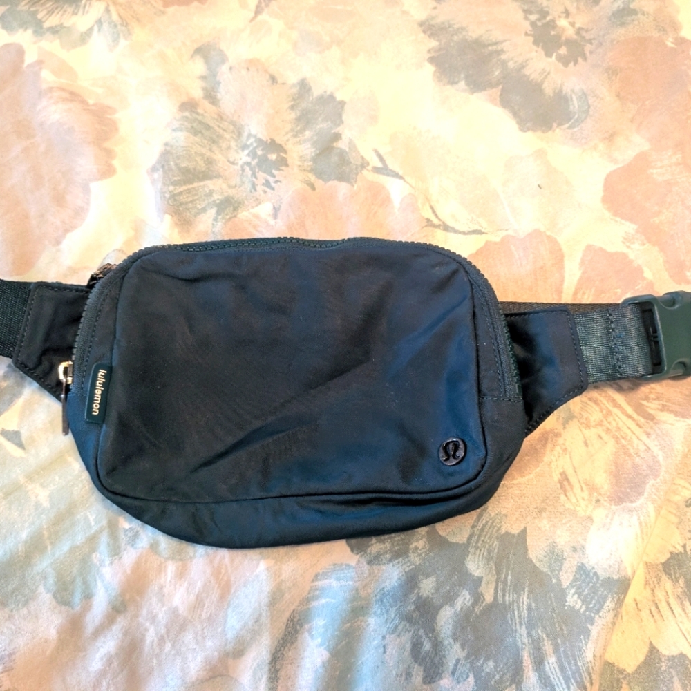 lululemon athletica Belt Bag